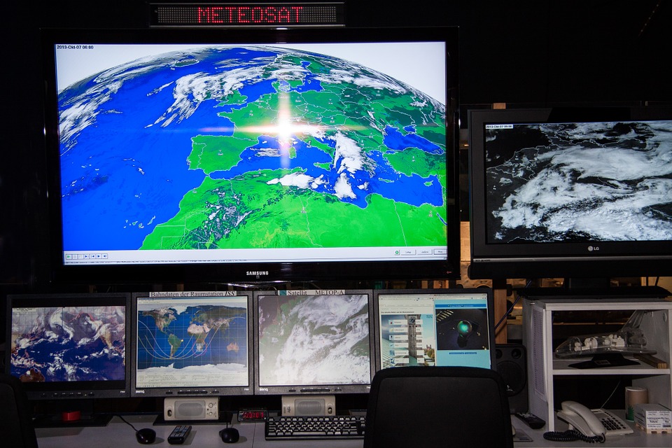Monitoring System Calls for Anomaly Detection in Modern Operating Systems