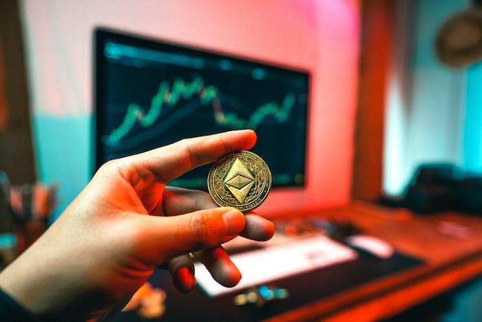 افزایش فعالیت نهنگهای اتریوم ، آیا eth در سال 2023 عملکرد بهتری از بیتکوین خواهد داشت؟